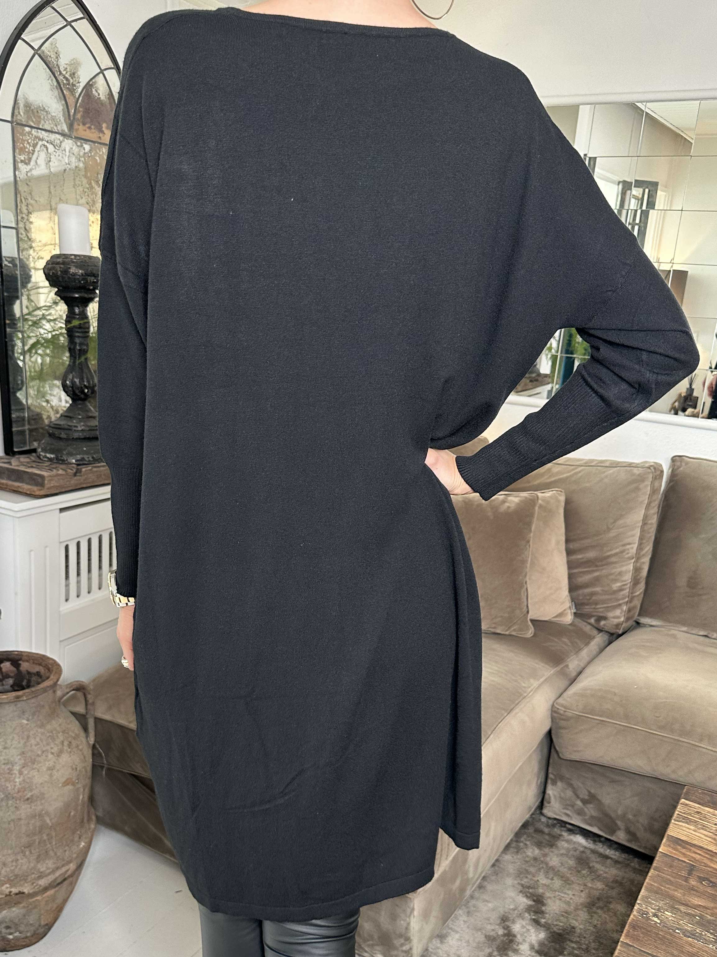 Elisa - Blød strikkjole pyntet med små sten